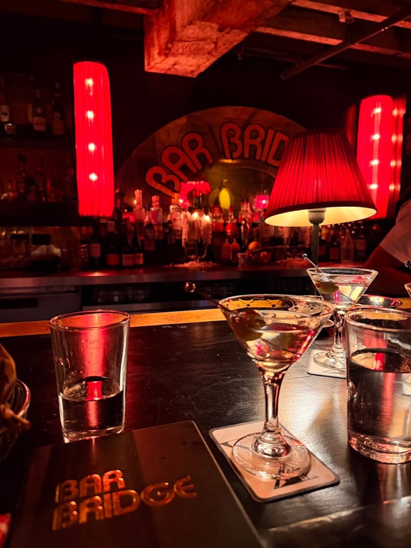 Bar Bridge: atmospheric shot of bar interior