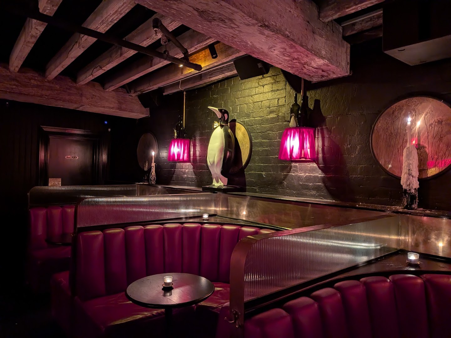 Bar Bridge: high quality interior atmosphere shot