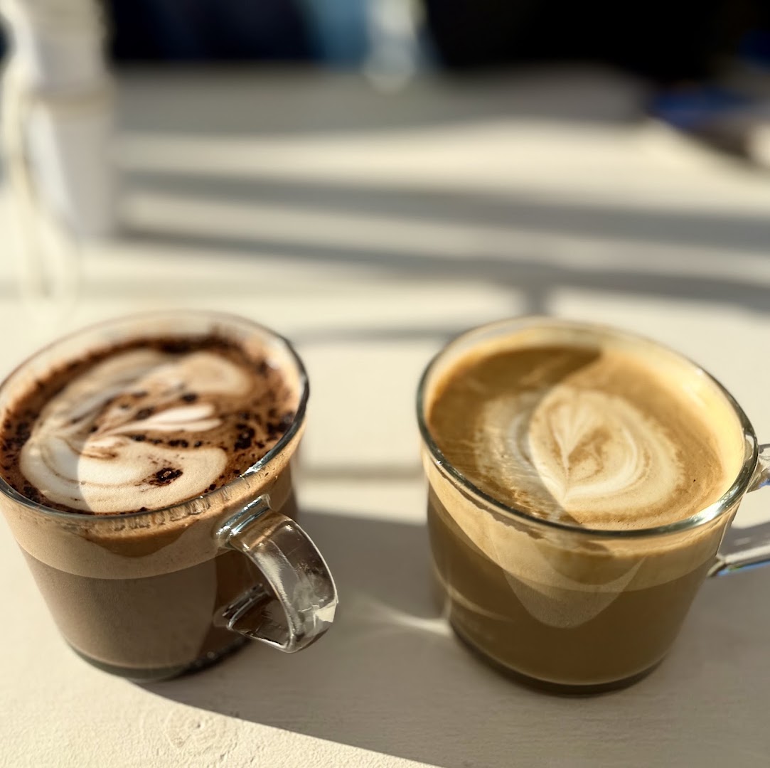 Buoy Kiosk: appealing photo of coffee drinks