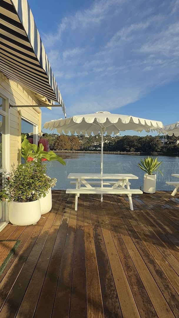 Buoy Kiosk: attractive, high-quality venue terrace photo