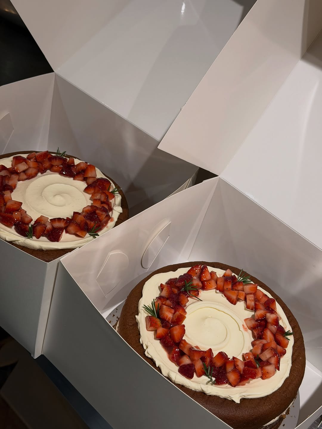 Khanom House: appetizing photo of fresh cakes