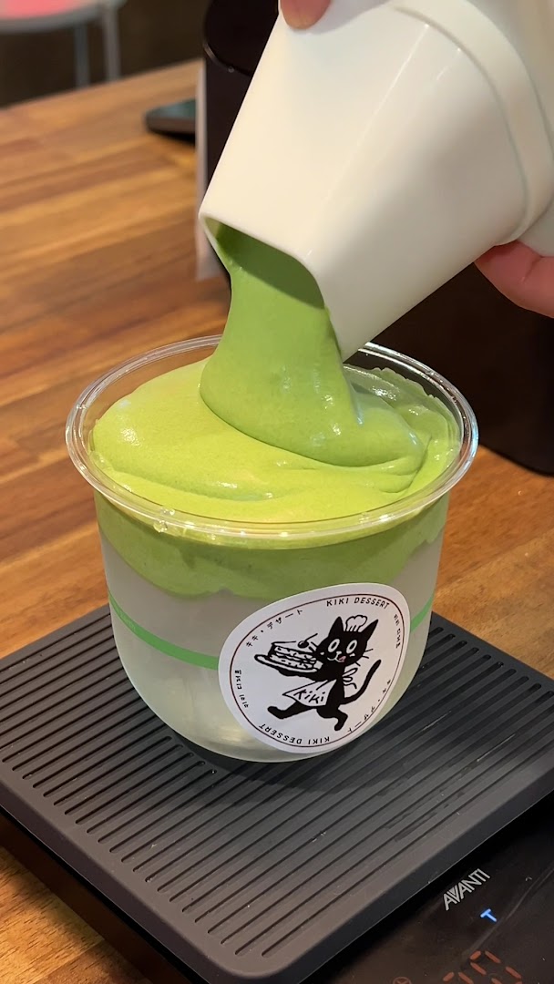 Kiki Dessert: appetizing, high-quality food preparation shot