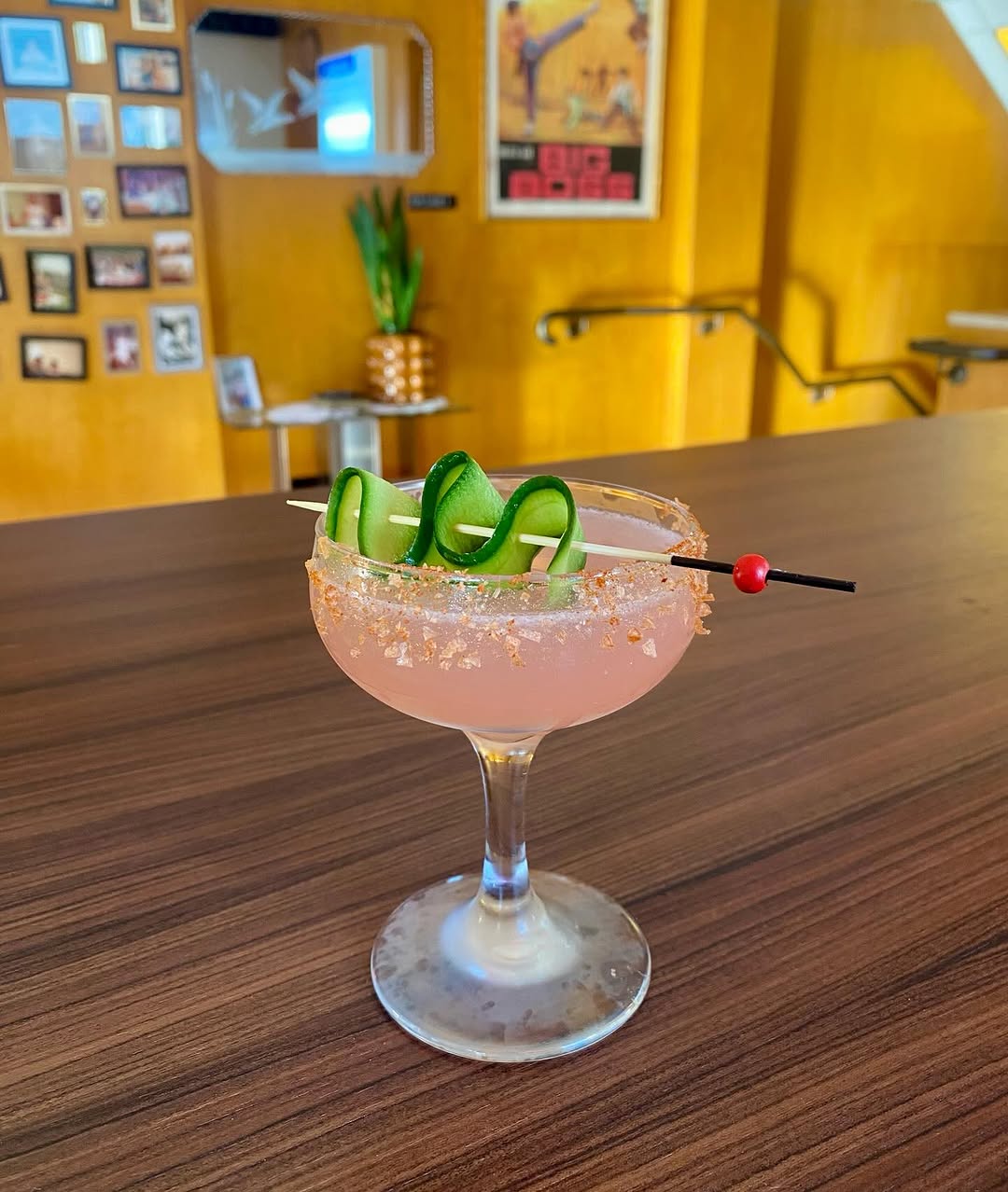 Mixed Business: appealing, high-quality cocktail photo