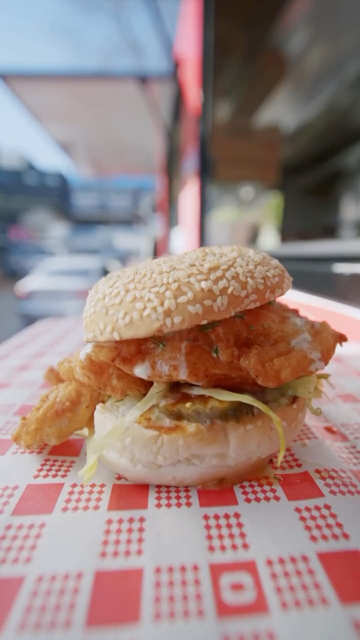 Pacho's Burger Truck: appetizing, high-quality food photography