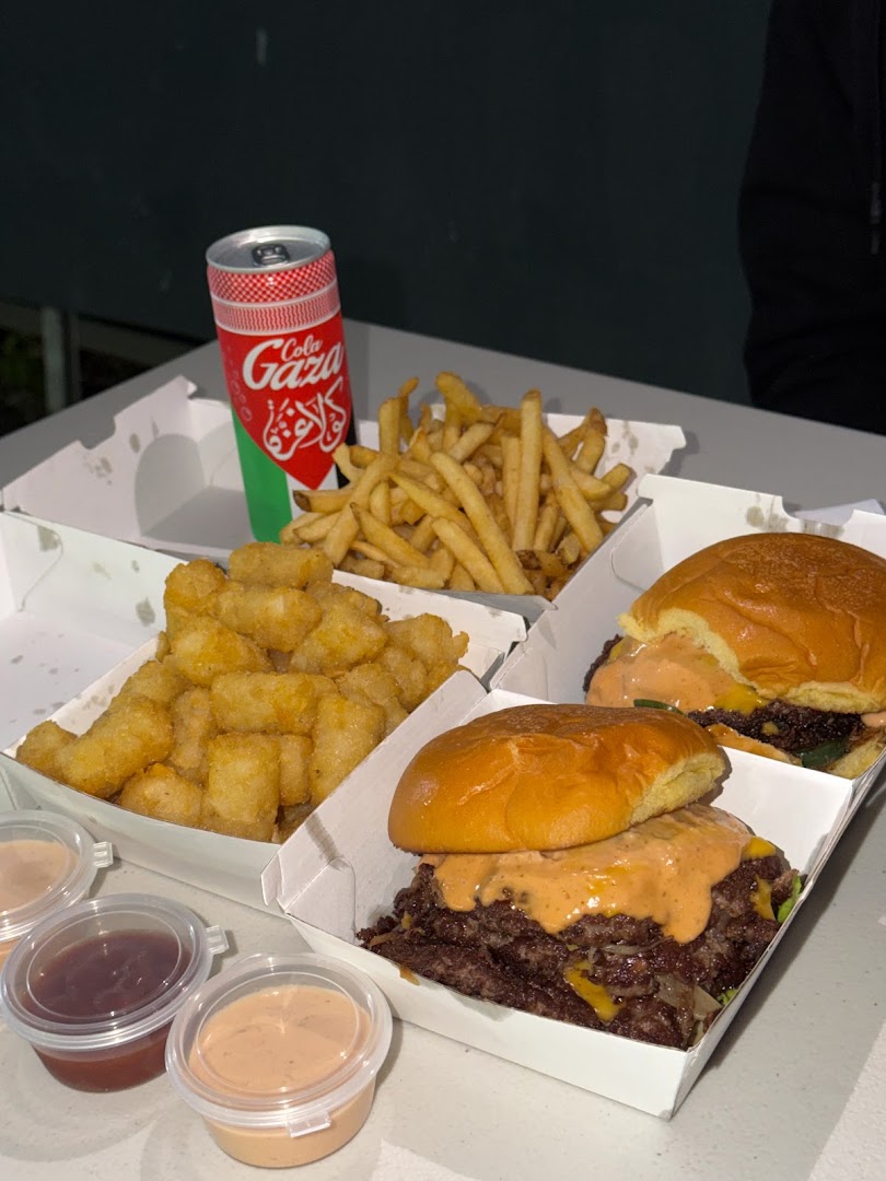 Pacho's Burger Truck: appetizing photo of restaurant food
