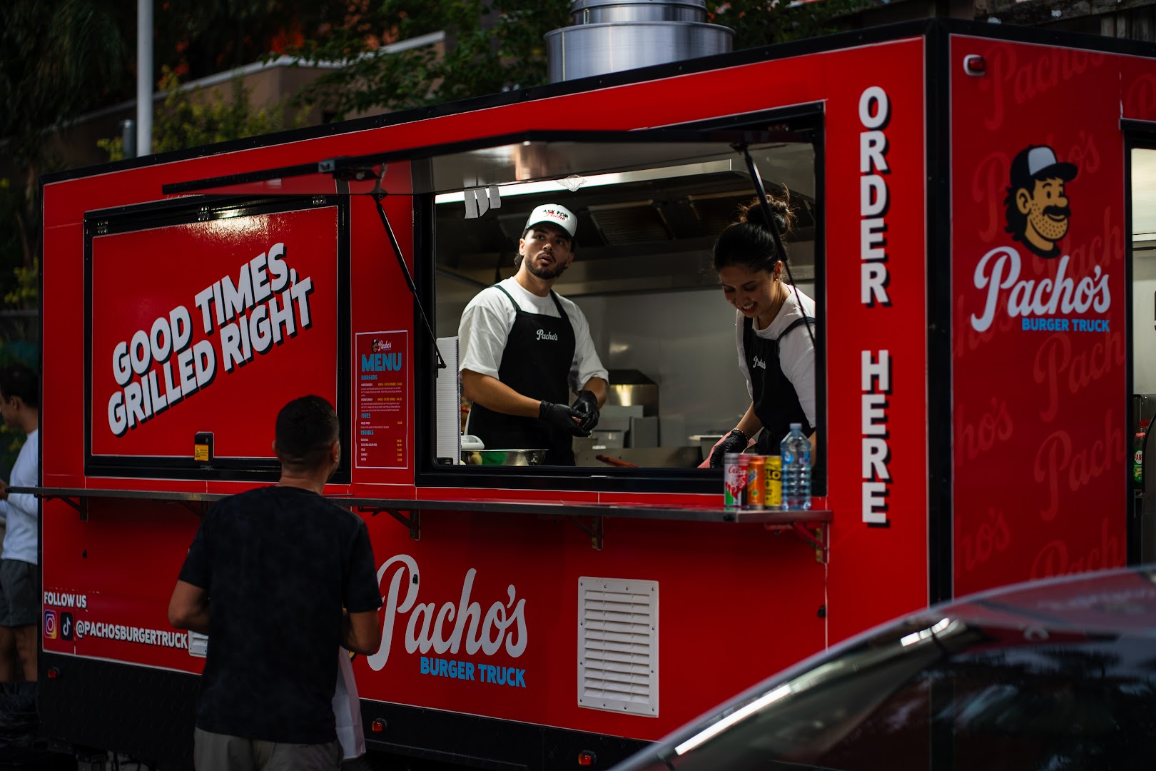 Pacho's Burger Truck: high quality shot of truck