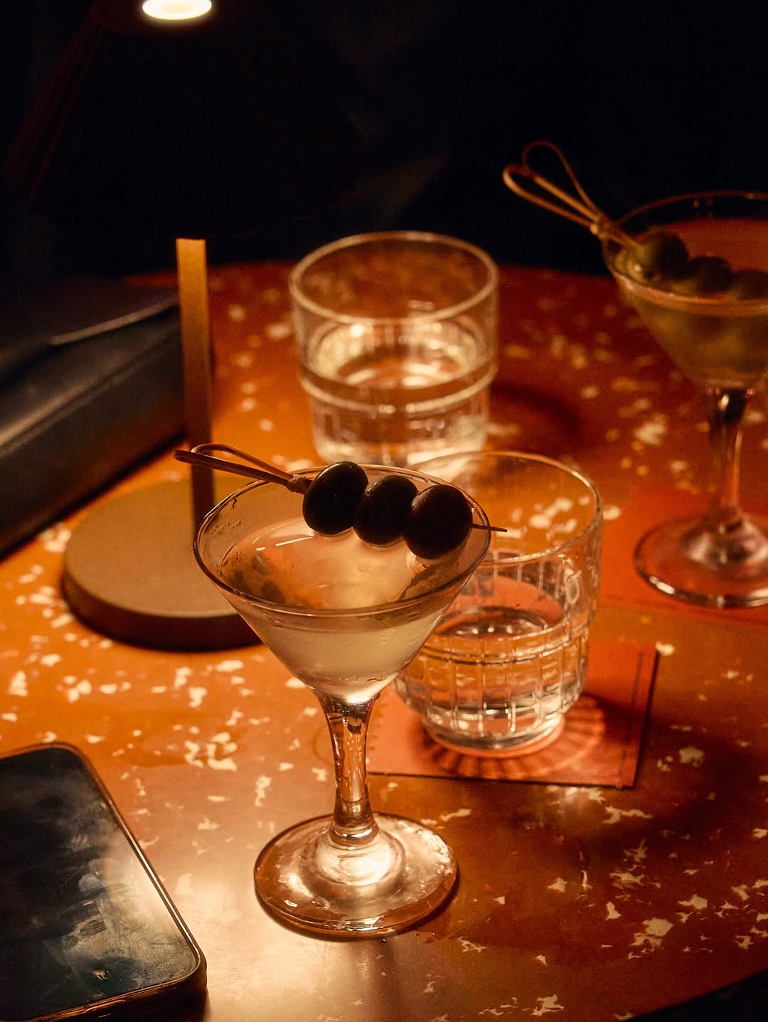Razz Room: high quality, atmospheric cocktail shot