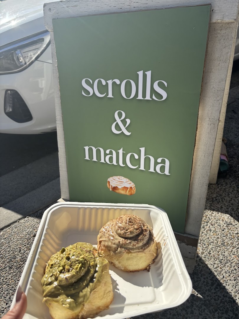 sundays: appetizing food with clear branding