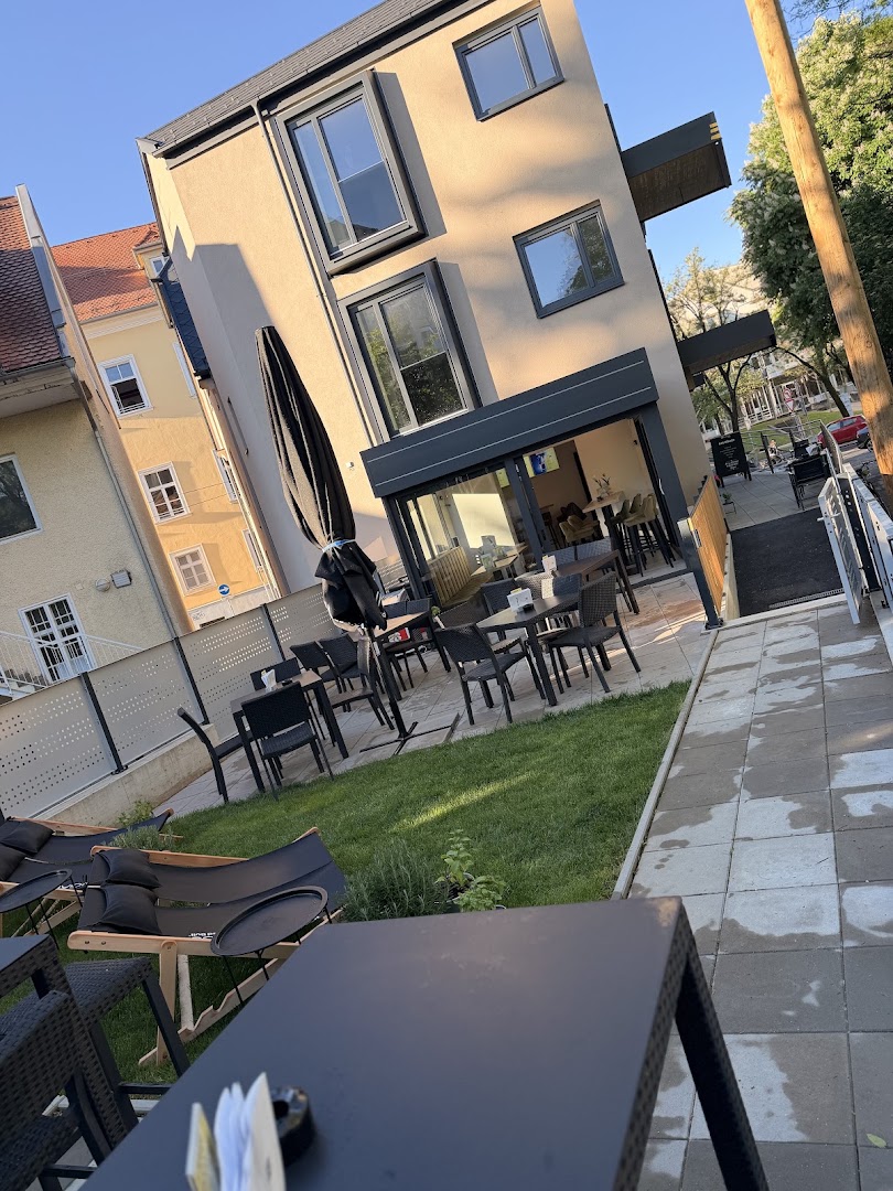 Das Müller: clear photo of venue terrace