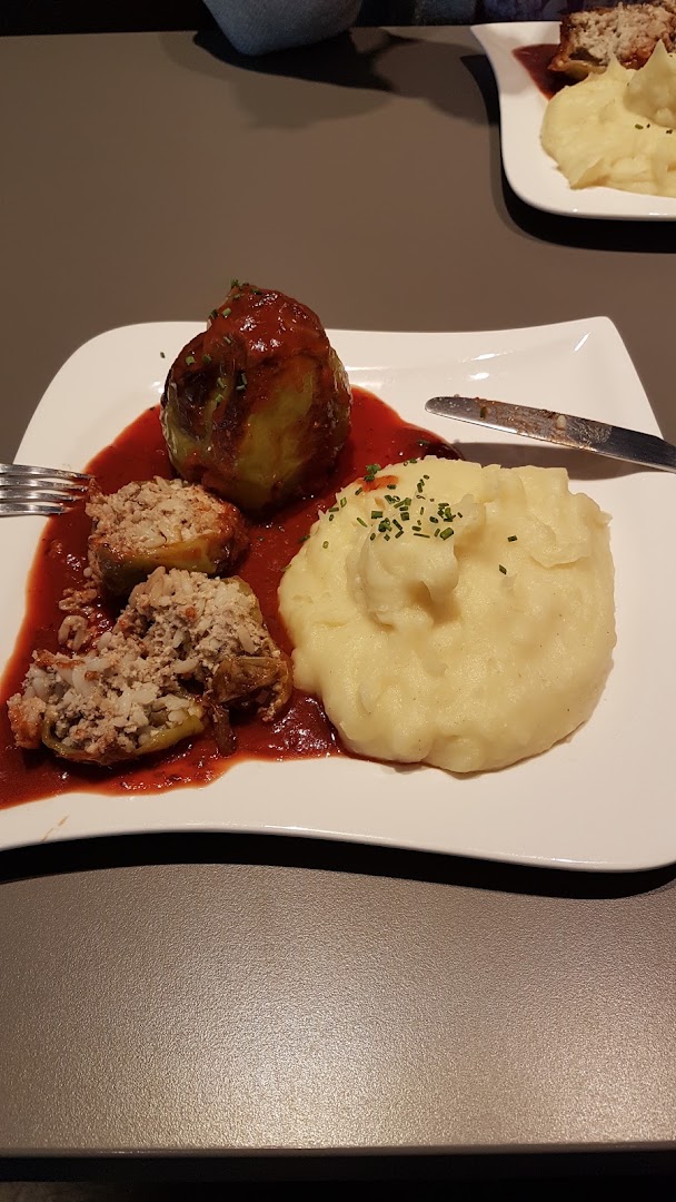 Das Müller: appetizing photo of served food