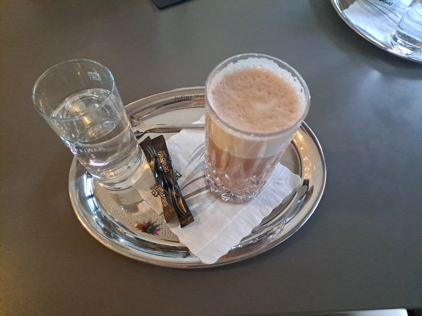 Das Müller: appetizing presentation of coffee drink