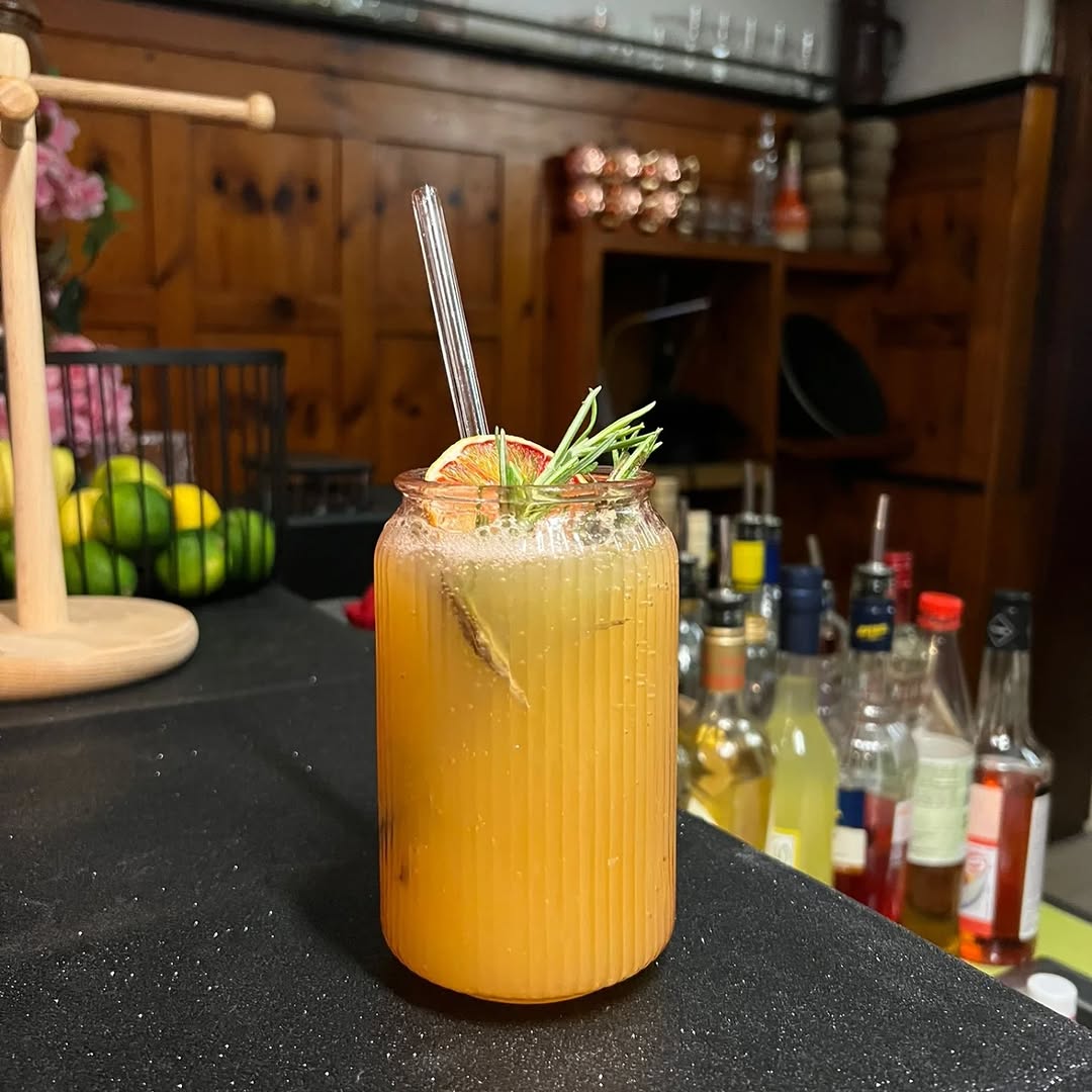 Thake Two: appealing photo of a cocktail
