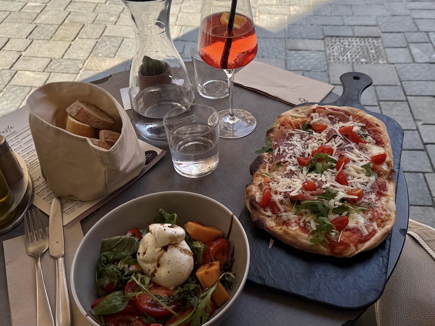 Innsieme Ristorantino: appetizing food and drink presentation
