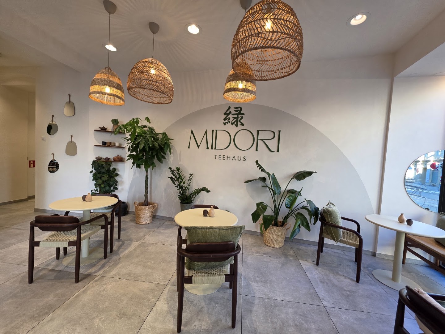 Midori Teehaus: professional interior shot of venue