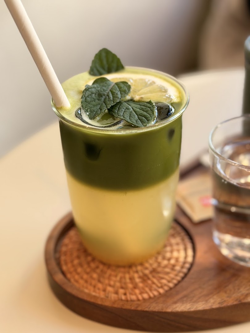 Midori Teehaus: high quality, appealing drink photo