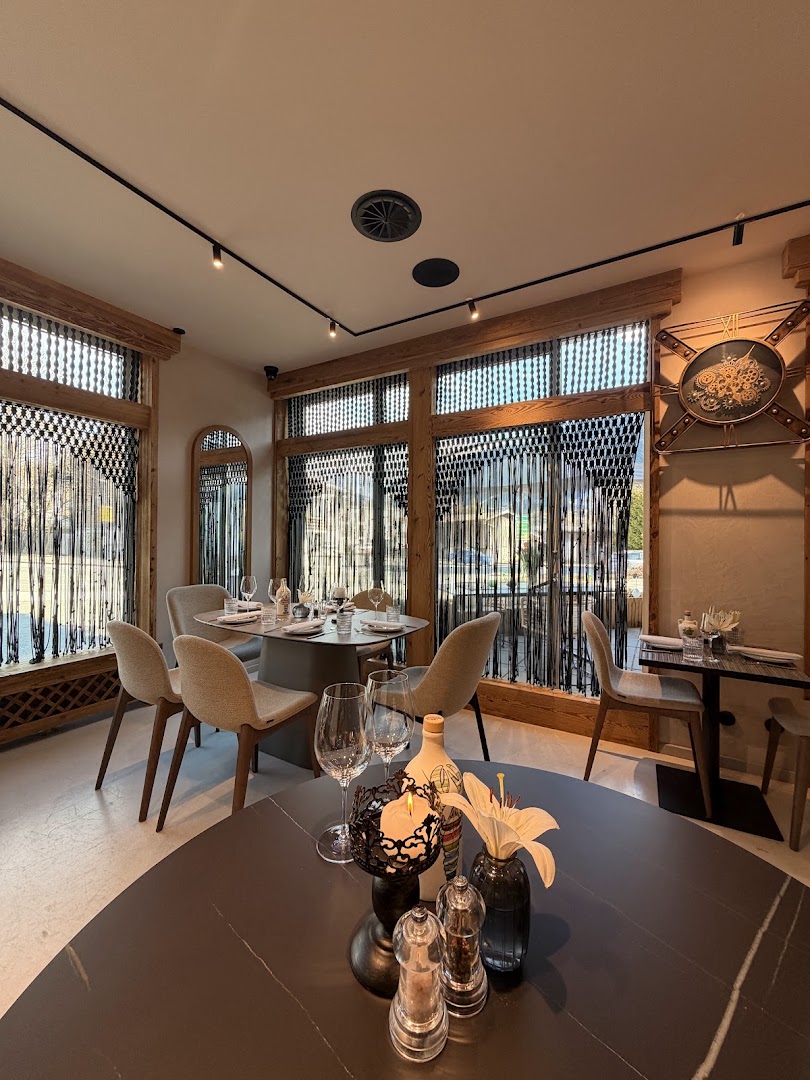 Filigran: attractive, professional interior shot