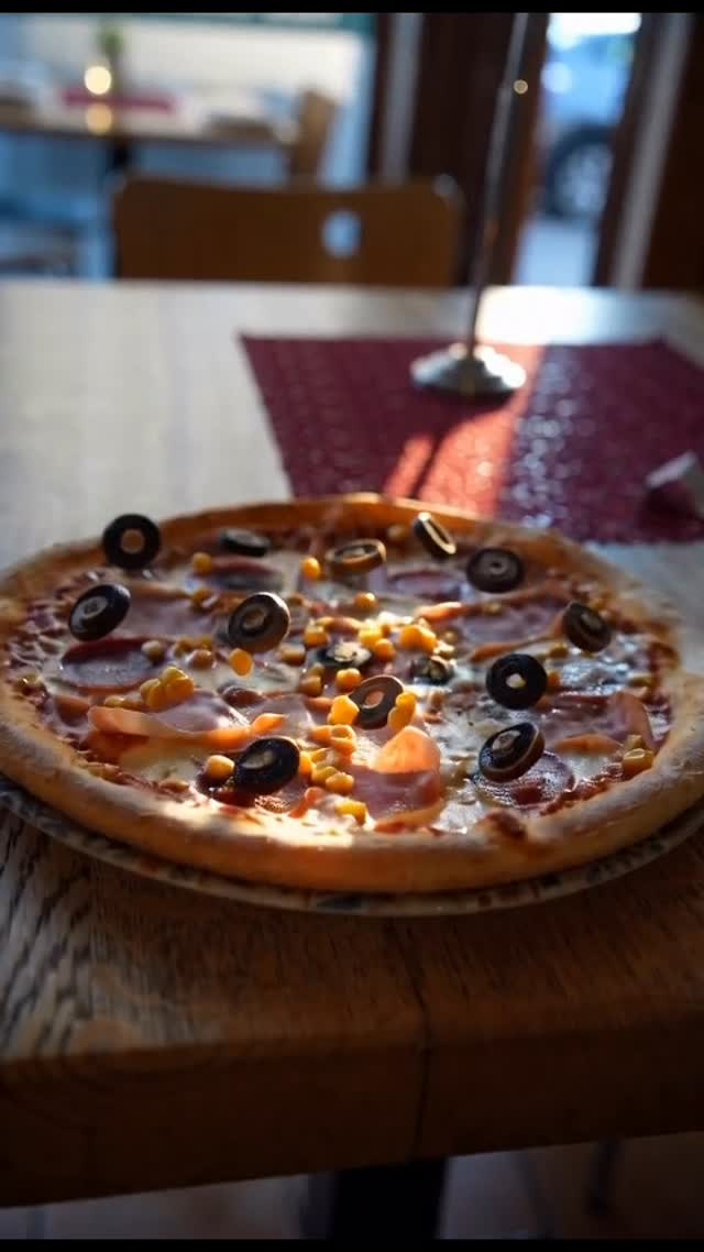 Mamma Mia: appetizing photo of restaurant food