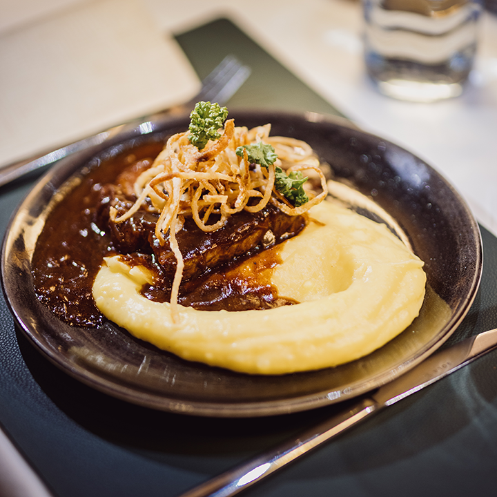 Acht am Heu: high quality professional food photography