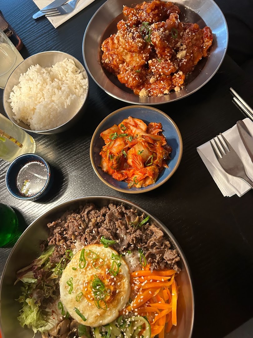 IMO: appetizing, high-quality food photography