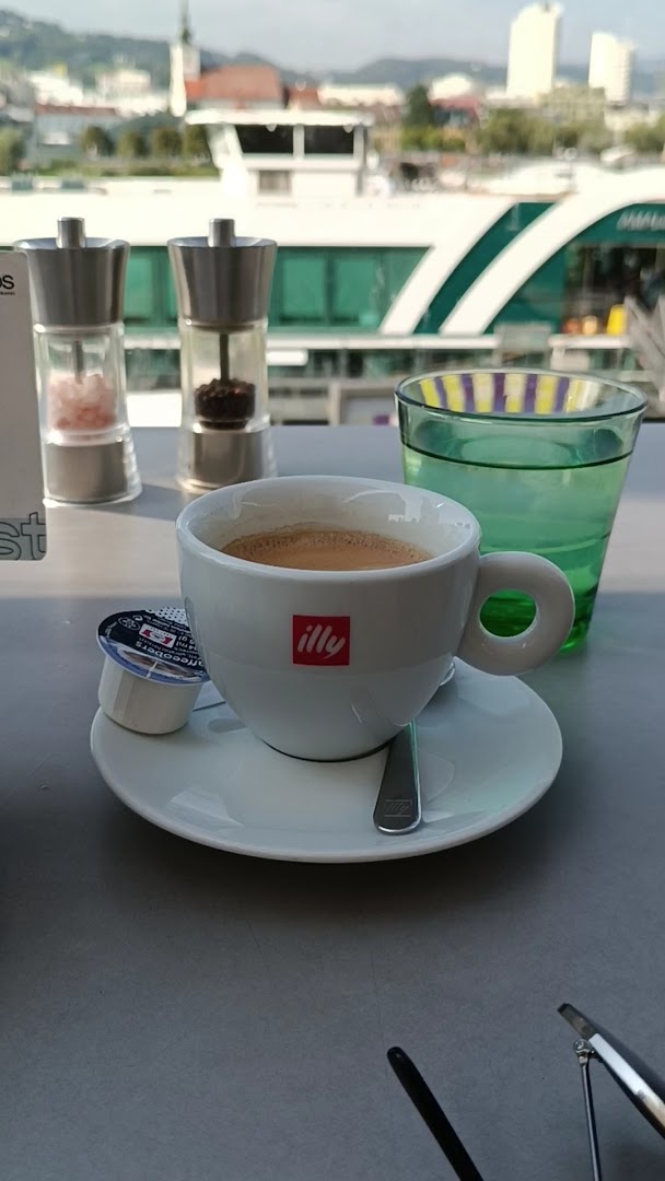 Lentos Restaurant: appealing breakfast coffee setting