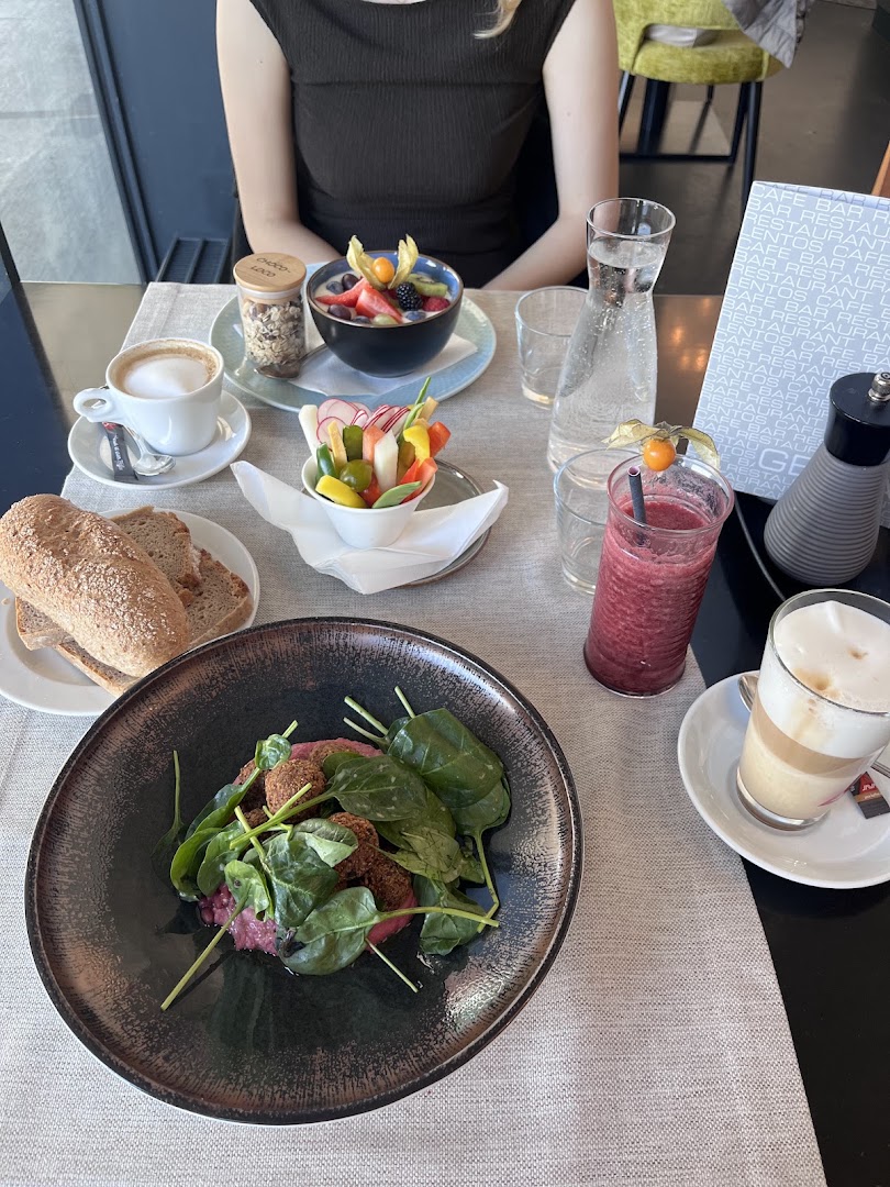 Lentos Restaurant: appetizing and high quality food photo