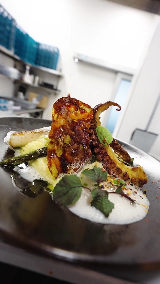 Qube: high quality food photography