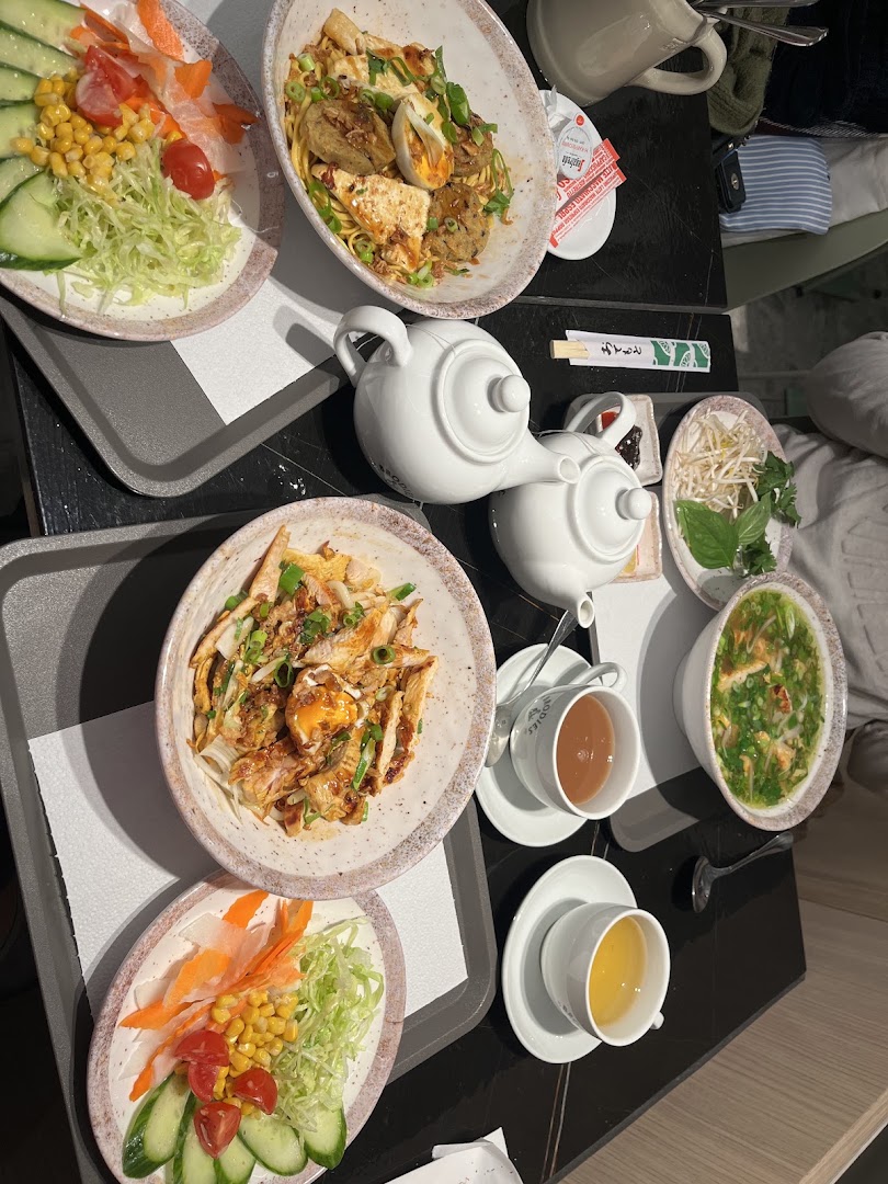 V Pho Vietnam: appetizing photo of restaurant food