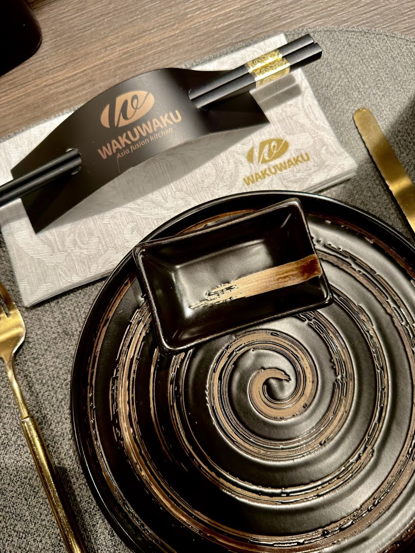 WakuWaku: professional and appealing table setting