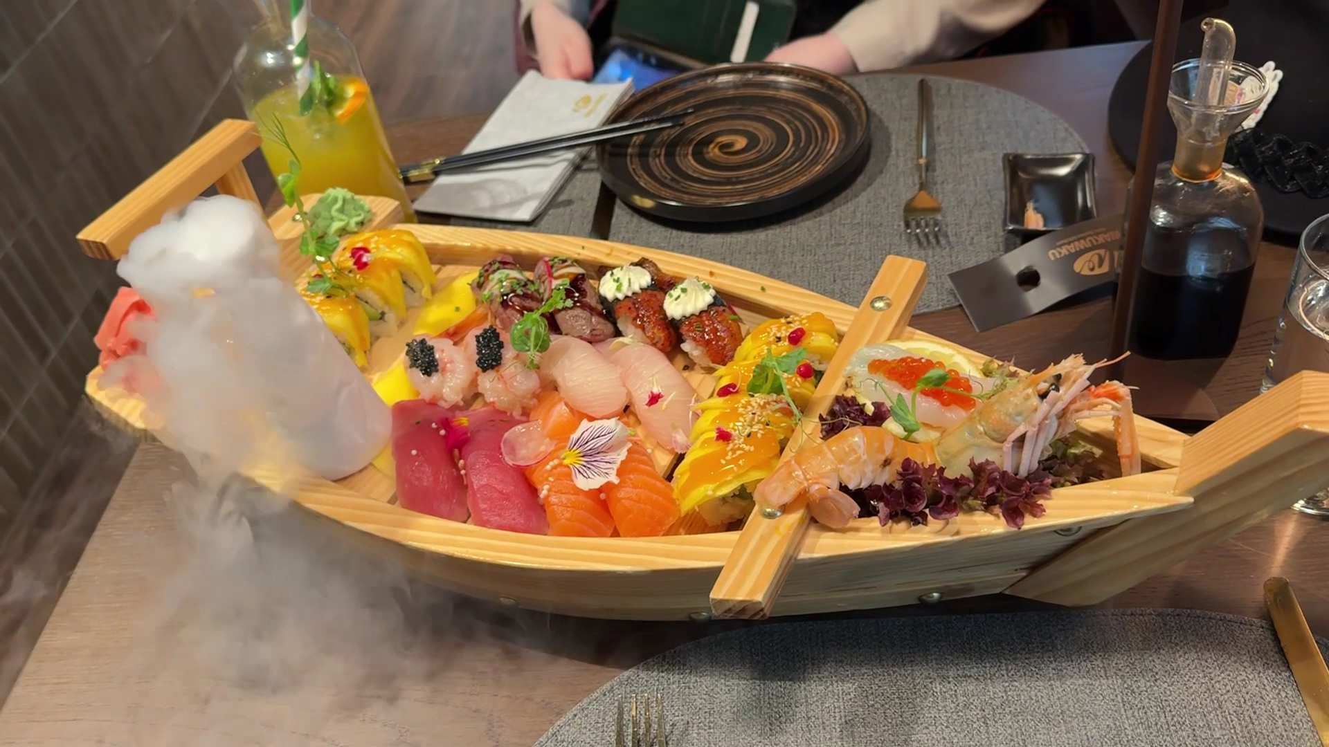 WakuWaku: appetizing presentation of restaurant food