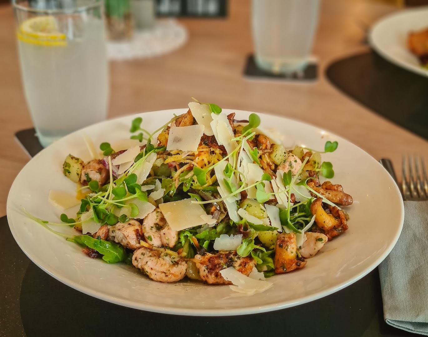 X: appetizing, high-quality food photography
