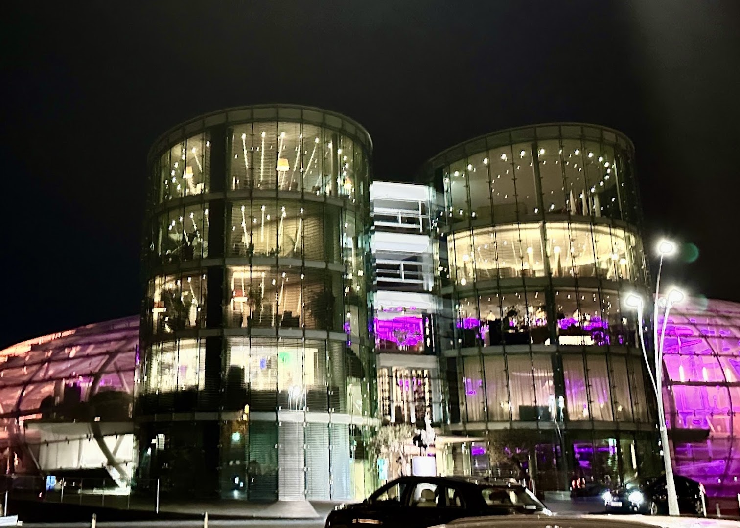 Ikarus: high quality exterior night shot