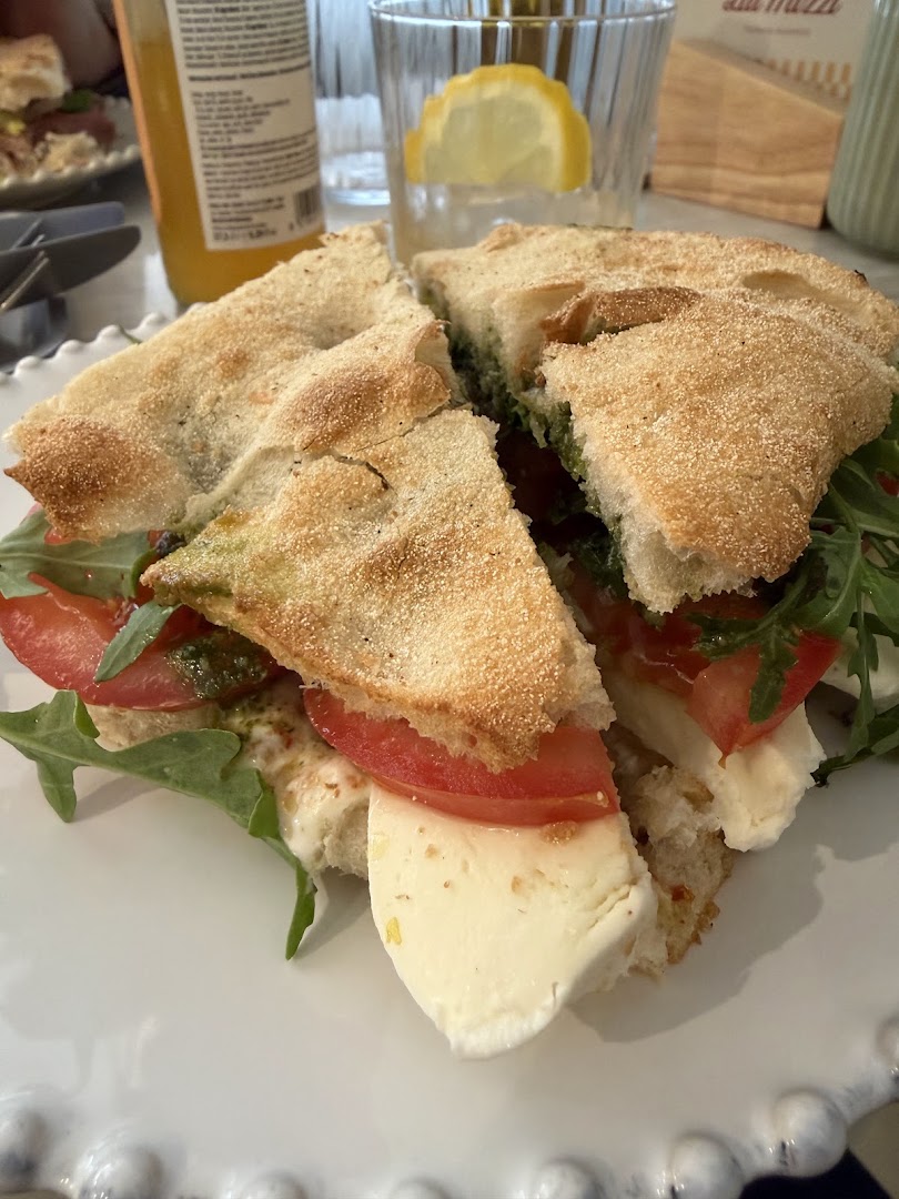 Zia Mizzi: appetizing photo of restaurant food