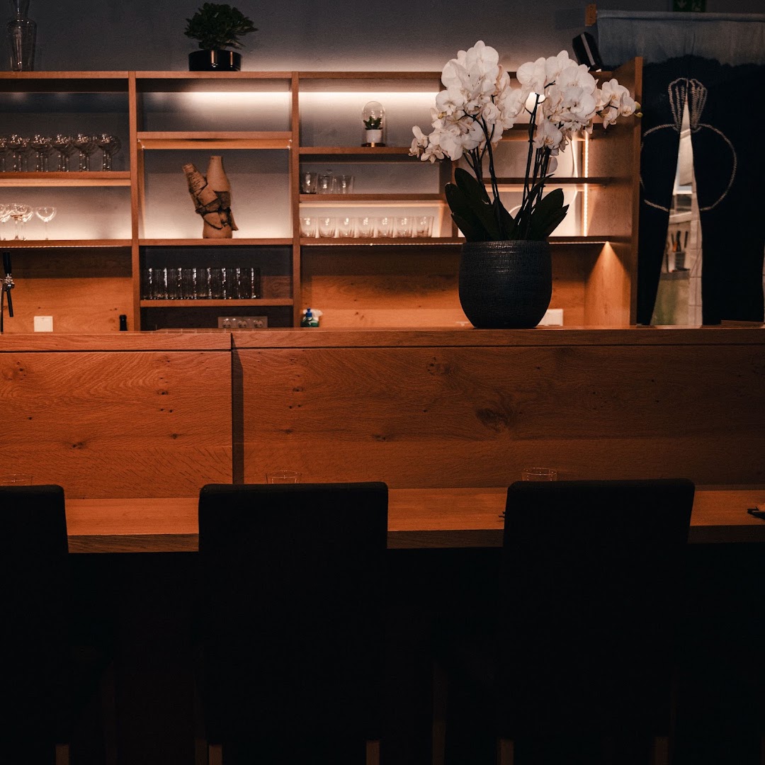 SAN: professional interior atmosphere shot