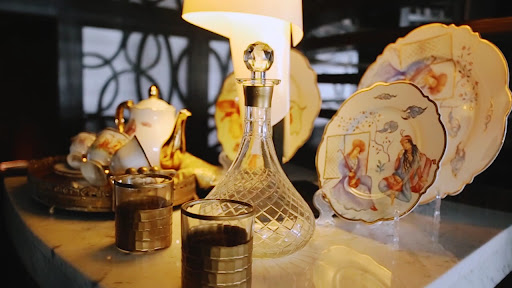 Sahil Bar & Restaurant: elegant table setting and decor