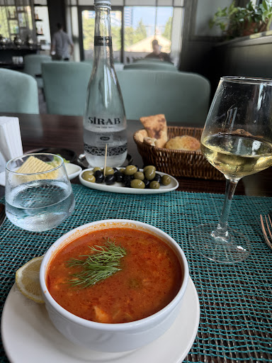 Sahil Bar & Restaurant: appetizing food and drink presentation