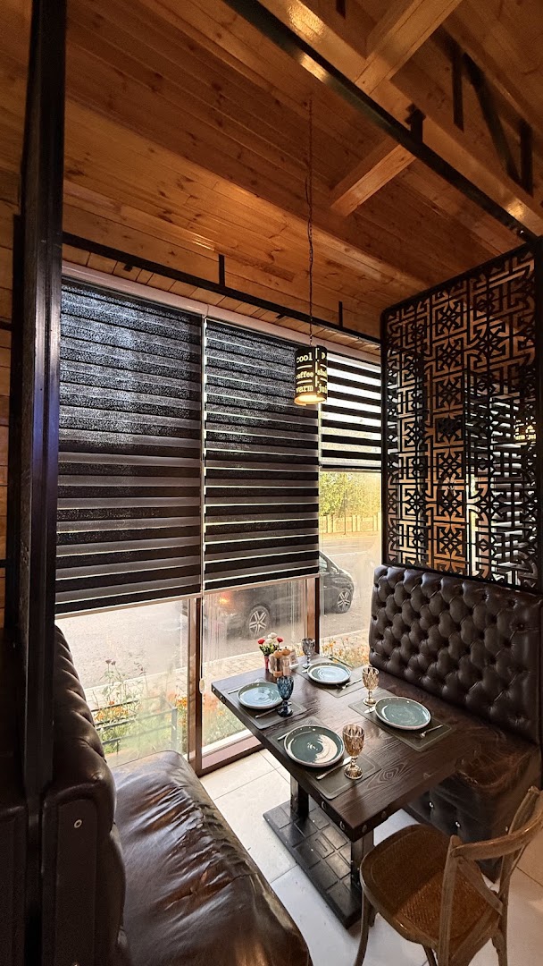 Asgard: attractive interior dining area photo