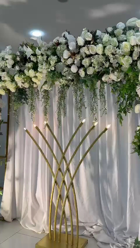 Bienvenue Restaurant: attractive restaurant event decor