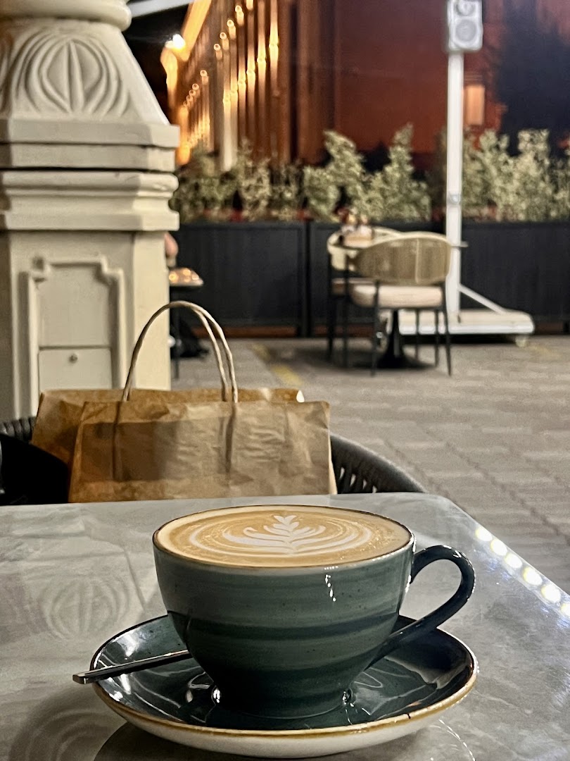 Coffee Corner: appealing coffee and terrace atmosphere