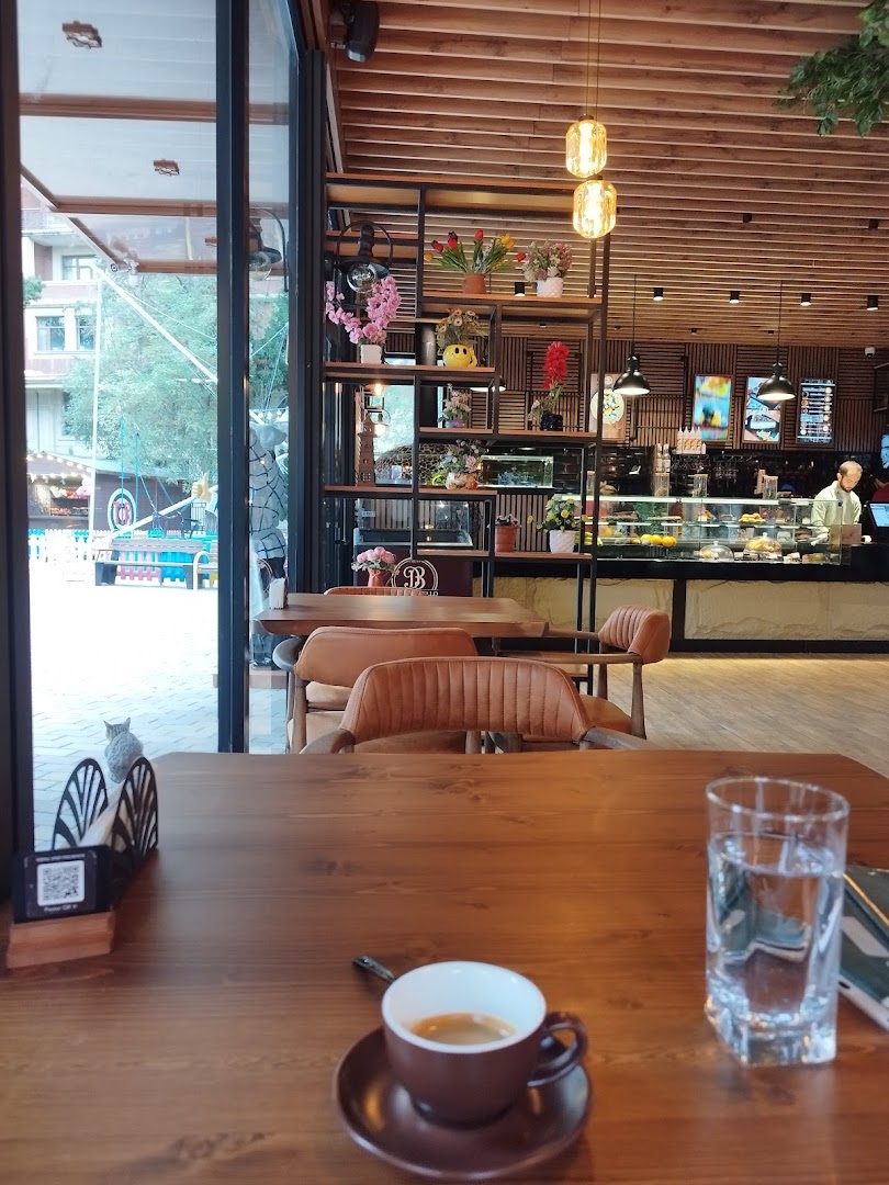 Dolce e Bello: inviting and clear restaurant interior