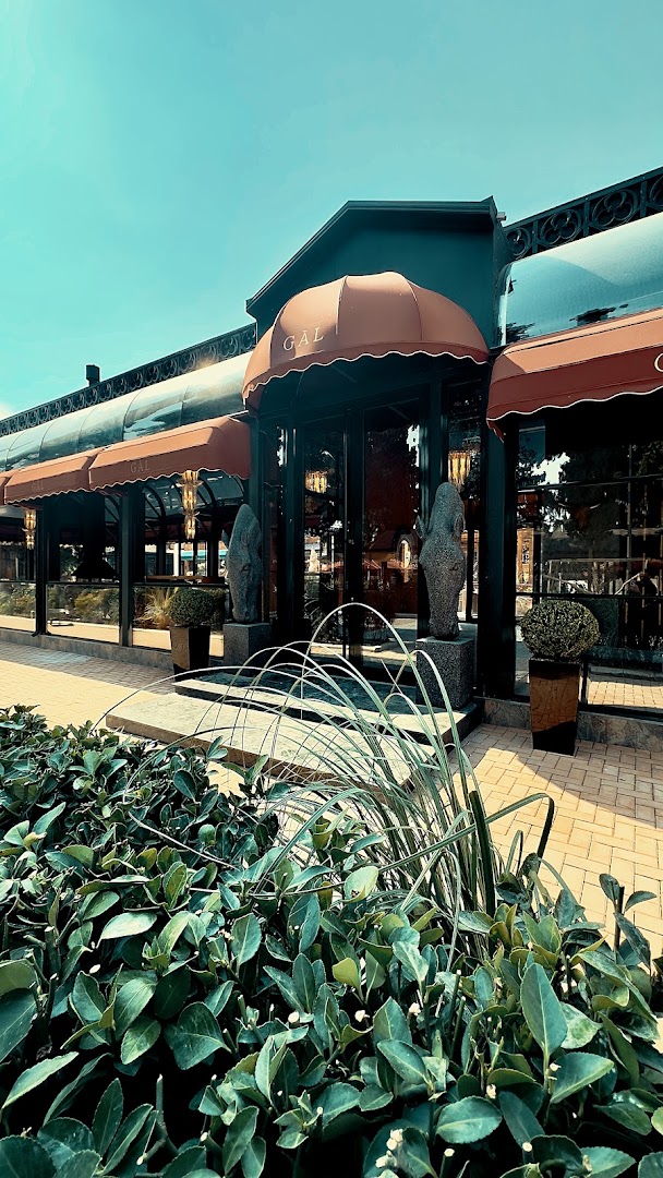 Gal Restaurant: attractive exterior shot of restaurant
