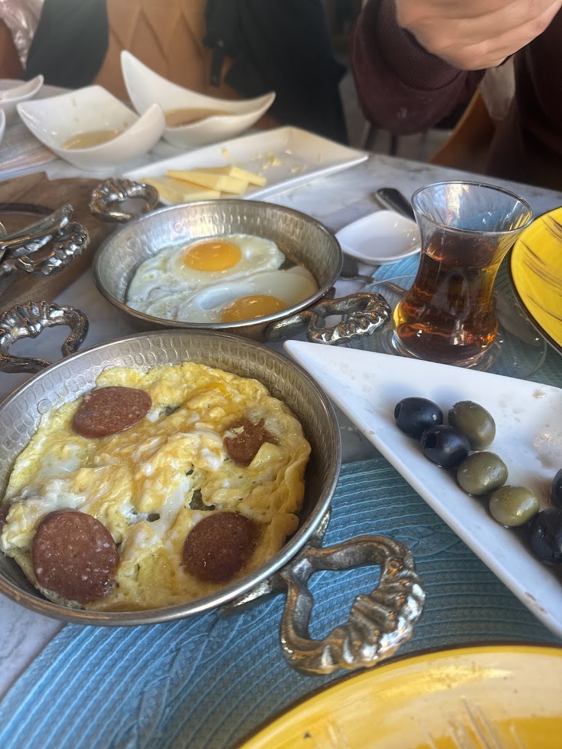 Gal Restaurant: appetizing photo of breakfast food
