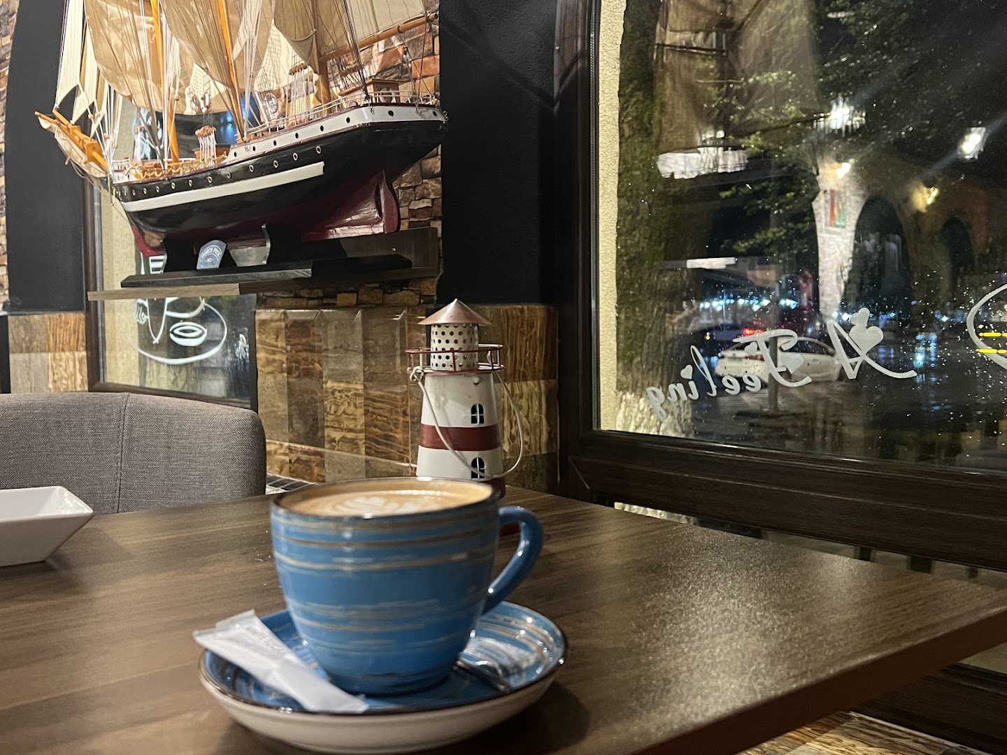 Lighthouse Coffeeshop: inviting atmosphere and coffee shot