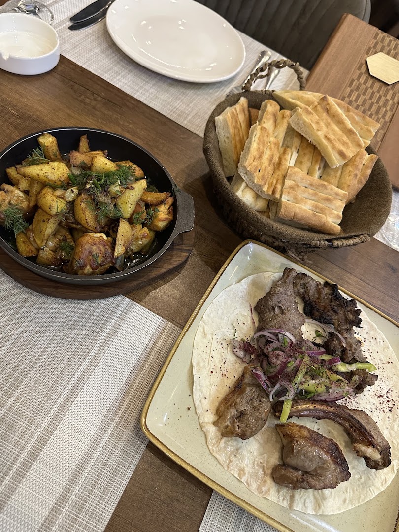 Mirvarim Ailəvi Restoranı: appetizing, high-quality food photography