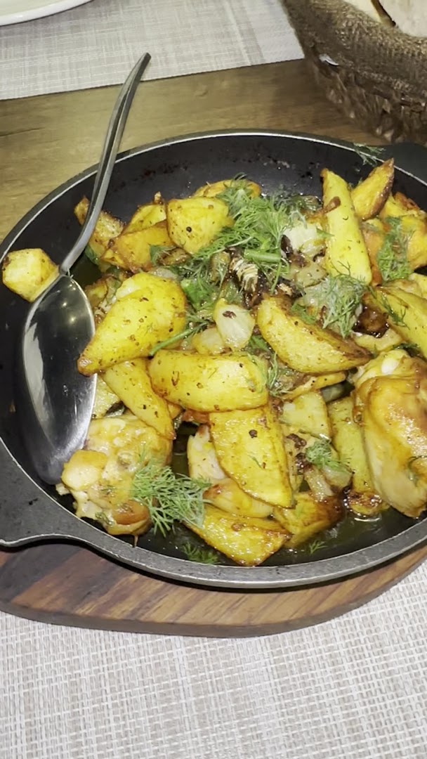 Mirvarim Ailəvi Restoranı: appetizing photo of served dish