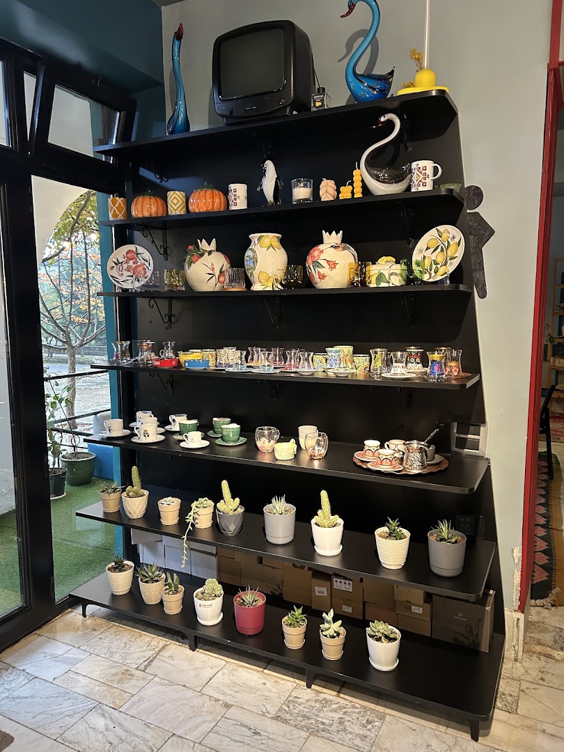 Paus Brewing: attractive display of venue decor