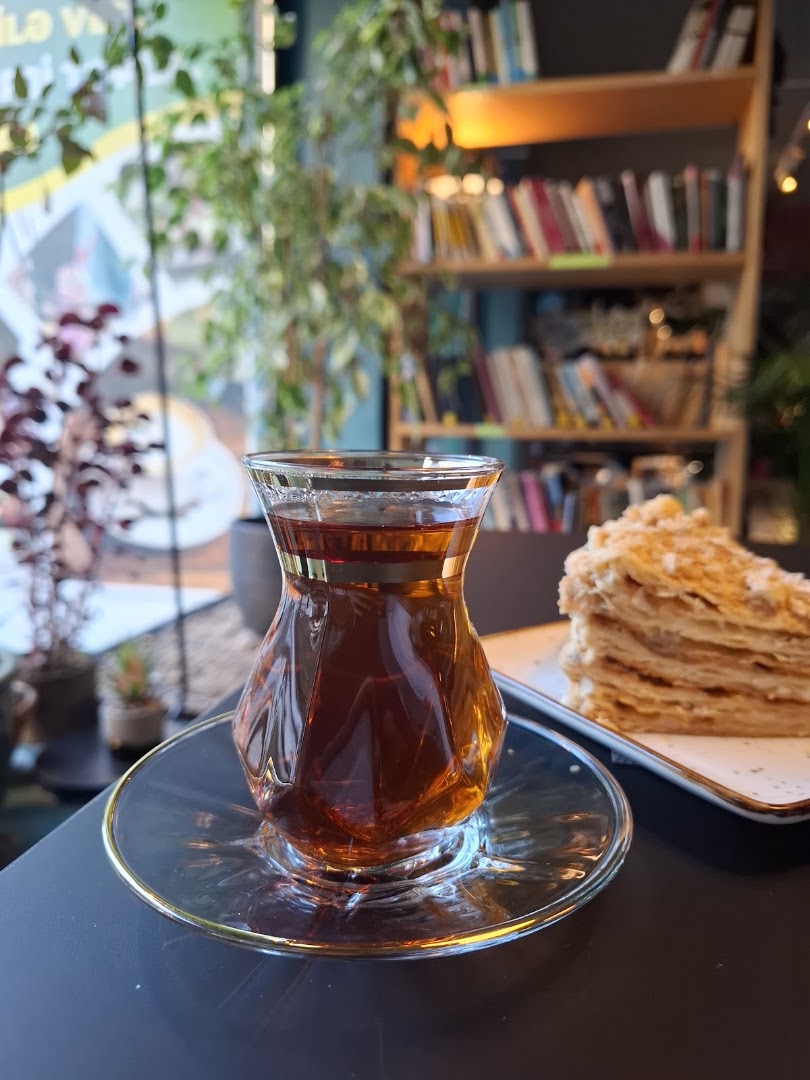 Paus Brewing: appealing shot of tea and cake