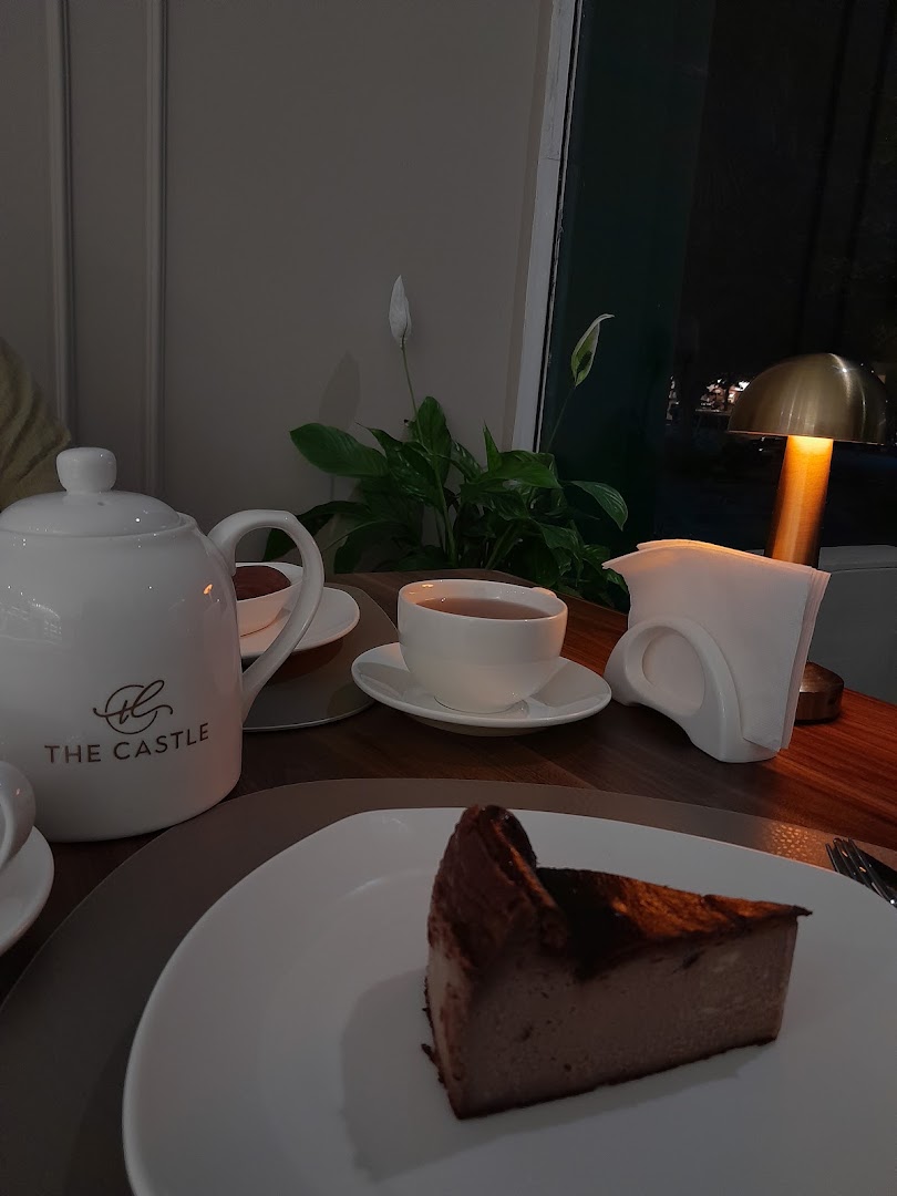 The Castle Patisserie: appealing, high-quality product presentation
