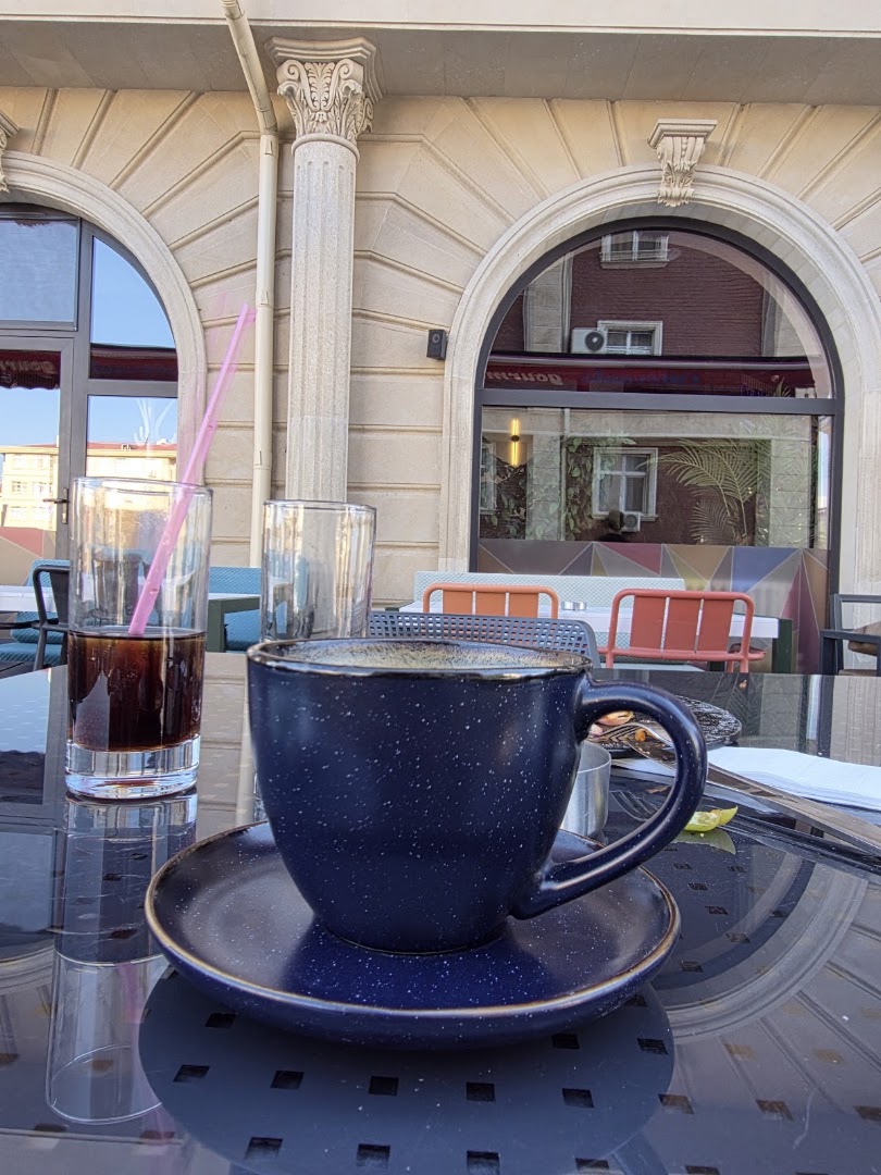 Cafevania: clear, appealing shot of drinks
