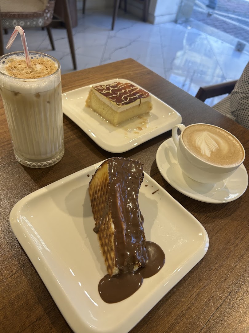 CoffeeHut Bakery: appetizing photo of breakfast items