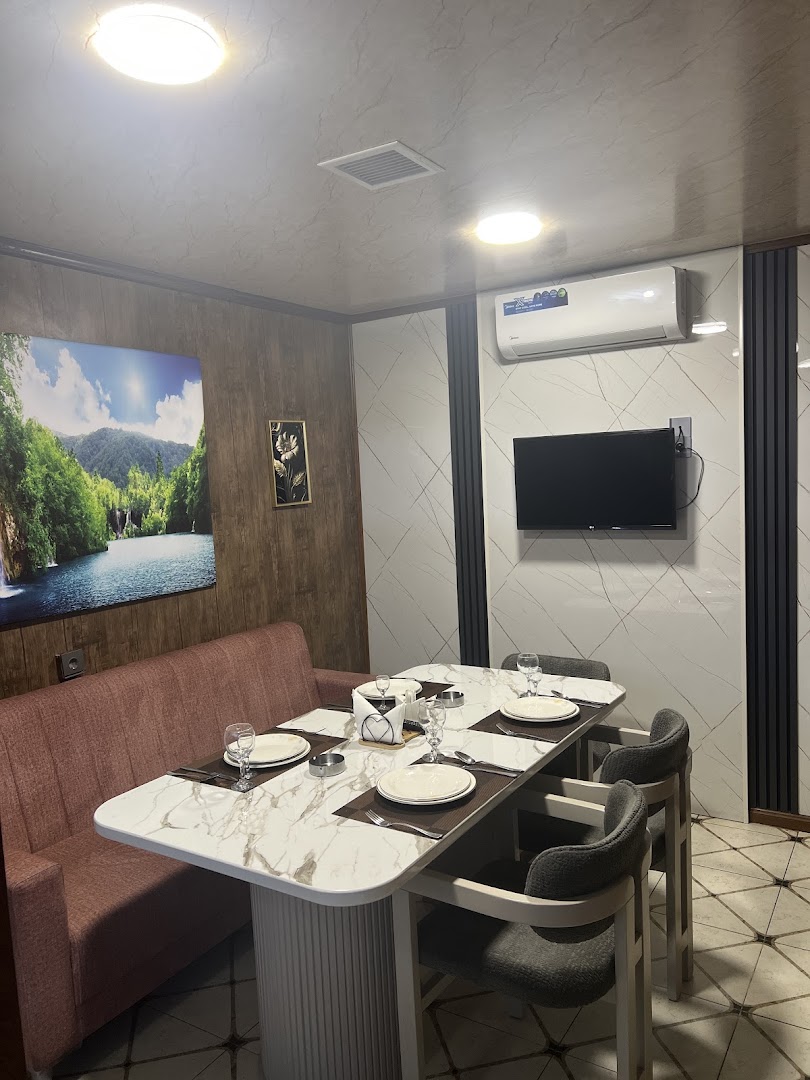 Buta Restaurant: clear photo of restaurant interior